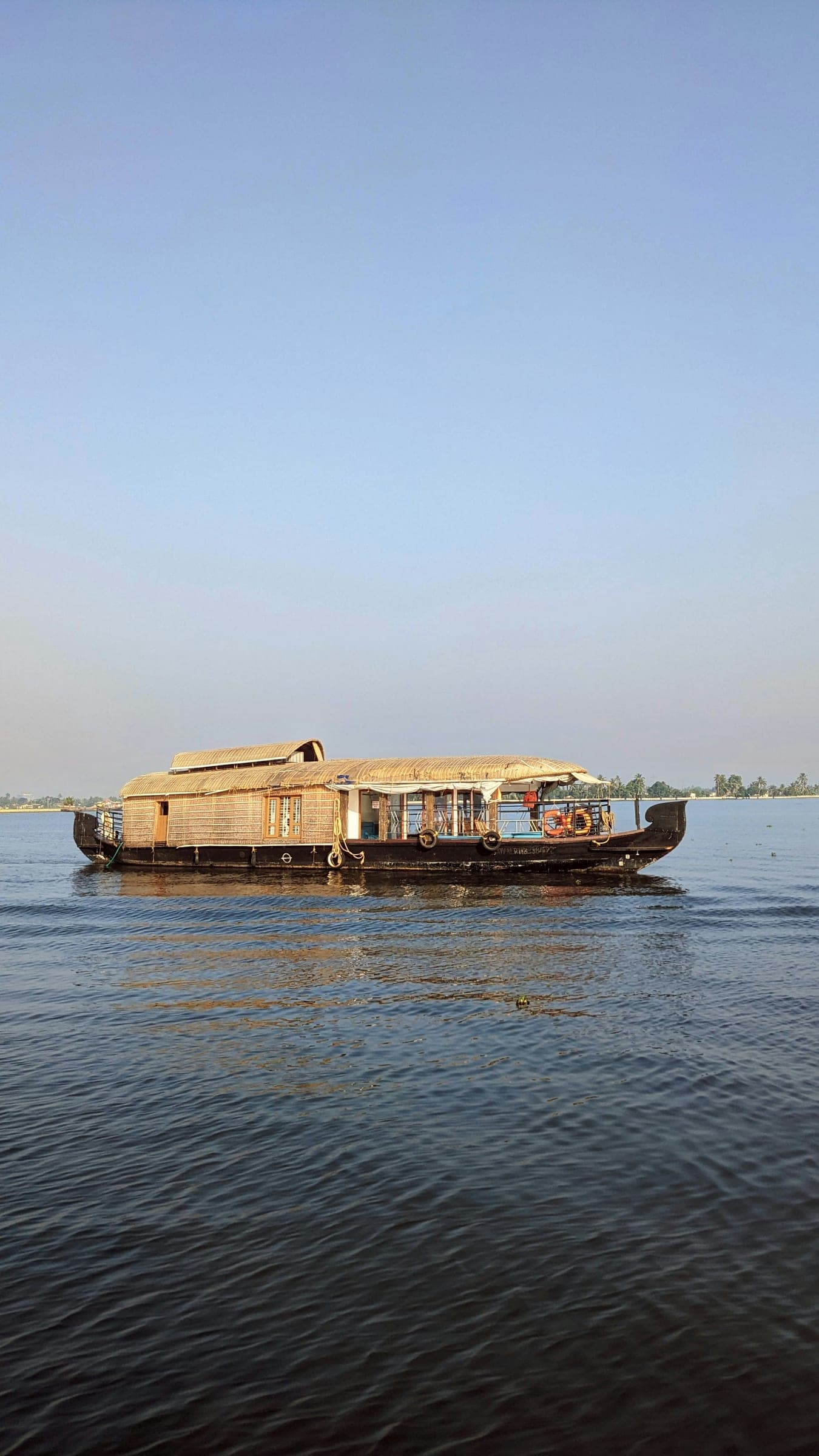 Kerala Backwaters & Hills